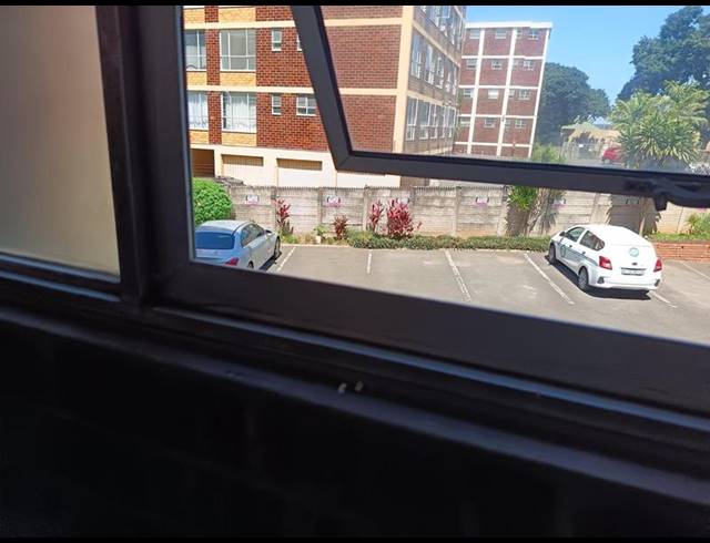 2 BEDROOM APARTMENT FOR SALE IN WINDERMERE